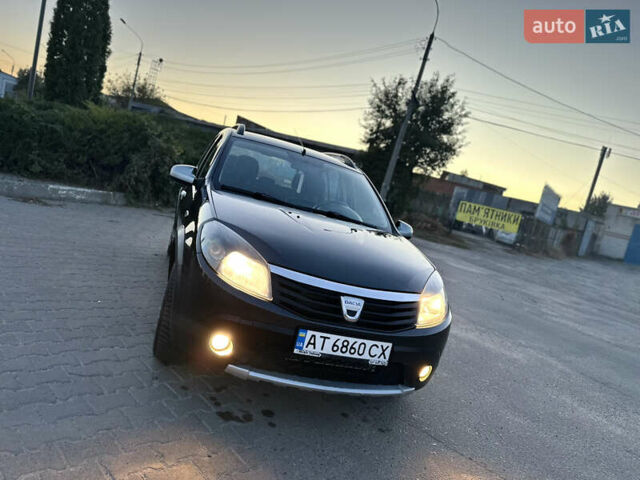 Серый Дачия Sandero StepWay, объемом двигателя 1.6 л и пробегом 190 тыс. км за 6400 $, фото 7 на Automoto.ua