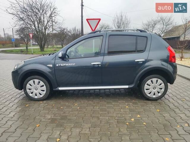 Серый Дачия Sandero StepWay, объемом двигателя 1.6 л и пробегом 133 тыс. км за 6800 $, фото 4 на Automoto.ua