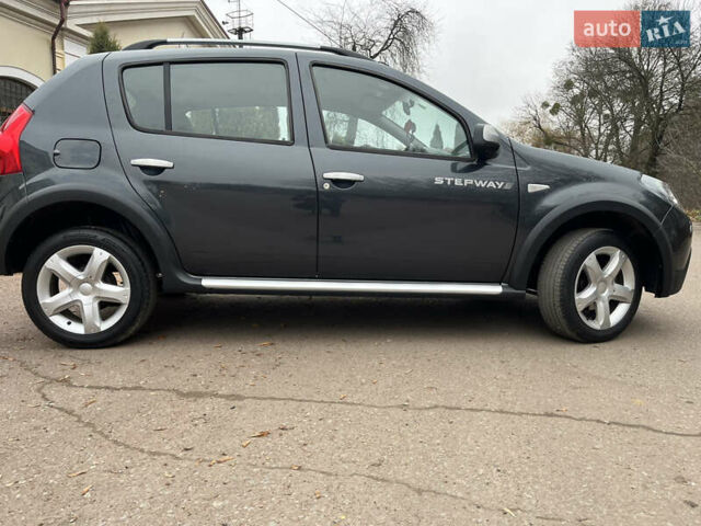 Серый Дачия Sandero StepWay, объемом двигателя 1.6 л и пробегом 60 тыс. км за 6999 $, фото 18 на Automoto.ua