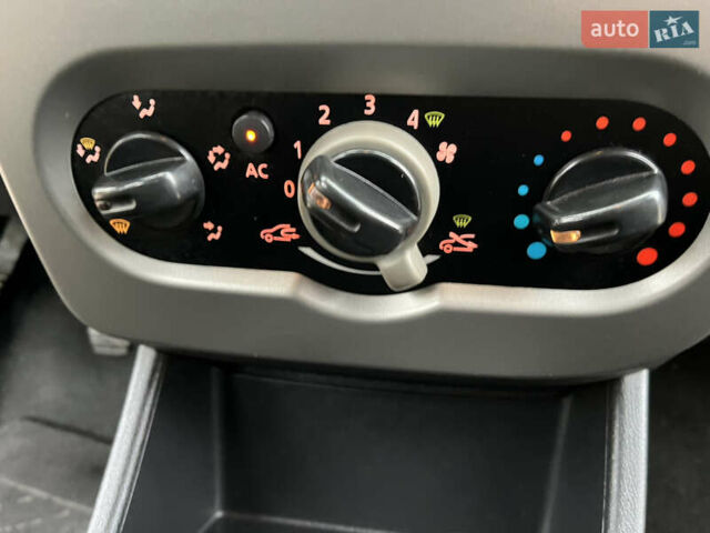 Серый Дачия Sandero StepWay, объемом двигателя 1.6 л и пробегом 60 тыс. км за 6999 $, фото 63 на Automoto.ua