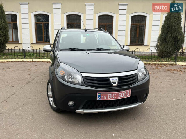 Серый Дачия Sandero StepWay, объемом двигателя 1.6 л и пробегом 60 тыс. км за 6999 $, фото 8 на Automoto.ua