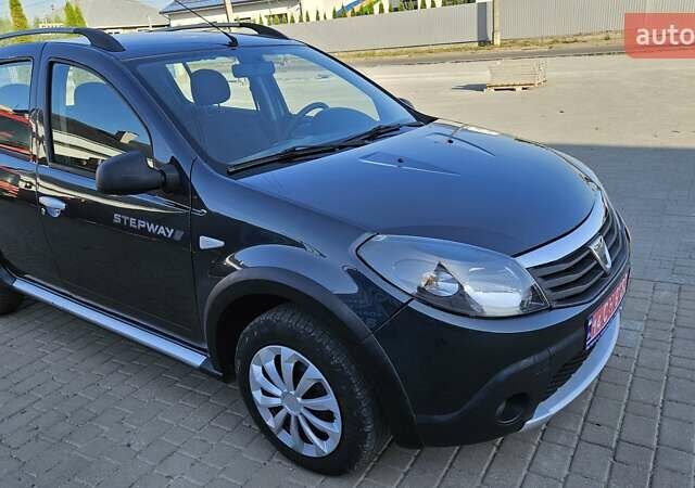 Серый Дачия Sandero StepWay, объемом двигателя 1.6 л и пробегом 192 тыс. км за 5777 $, фото 6 на Automoto.ua