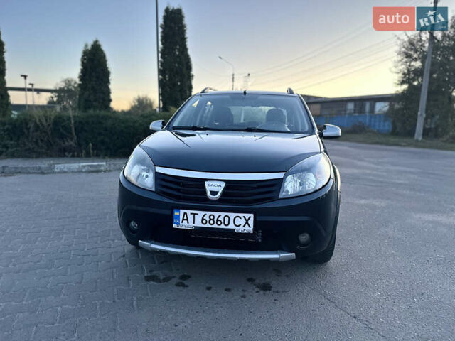 Серый Дачия Sandero StepWay, объемом двигателя 1.6 л и пробегом 190 тыс. км за 6400 $, фото 1 на Automoto.ua
