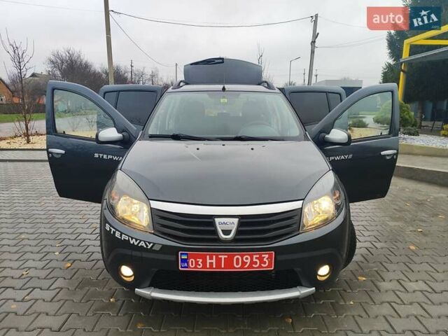 Серый Дачия Sandero StepWay, объемом двигателя 1.6 л и пробегом 133 тыс. км за 6800 $, фото 5 на Automoto.ua