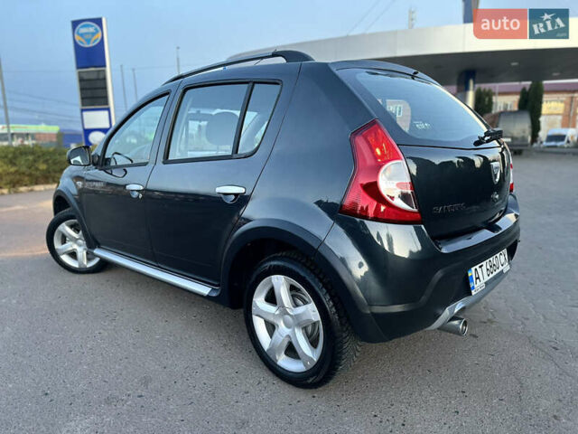 Серый Дачия Sandero StepWay, объемом двигателя 1.6 л и пробегом 190 тыс. км за 6400 $, фото 9 на Automoto.ua