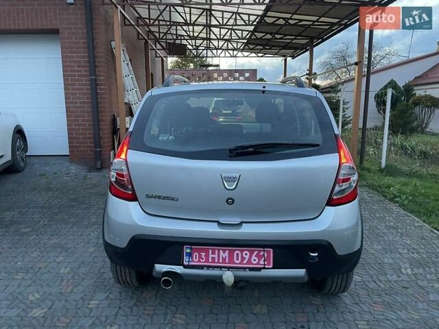 Дачия Sandero StepWay 2011 в Луцке на Automoto.ua Серый Дачия Sandero StepWay, объемом двигателя 1.6 л и пробегом 166 тыс. км за 6299 $, фото 8 на Automoto.ua