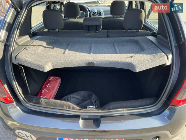 Серый Дачия Sandero StepWay, объемом двигателя 1.6 л и пробегом 212 тыс. км за 7200 $, фото 21 на Automoto.ua
