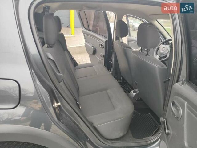 Серый Дачия Sandero StepWay, объемом двигателя 1.6 л и пробегом 133 тыс. км за 6800 $, фото 17 на Automoto.ua