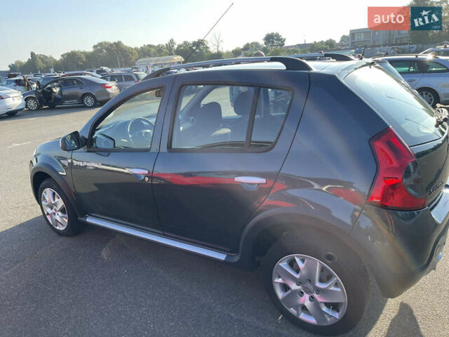 Серый Дачия Sandero StepWay, объемом двигателя 1.6 л и пробегом 212 тыс. км за 7200 $, фото 3 на Automoto.ua