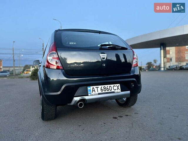 Серый Дачия Sandero StepWay, объемом двигателя 1.6 л и пробегом 190 тыс. км за 6400 $, фото 3 на Automoto.ua
