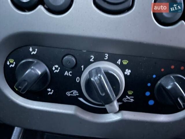 Дачия Sandero StepWay 2011 в Луцке на Automoto.ua Серый Дачия Sandero StepWay, объемом двигателя 1.6 л и пробегом 166 тыс. км за 6299 $, фото 11 на Automoto.ua