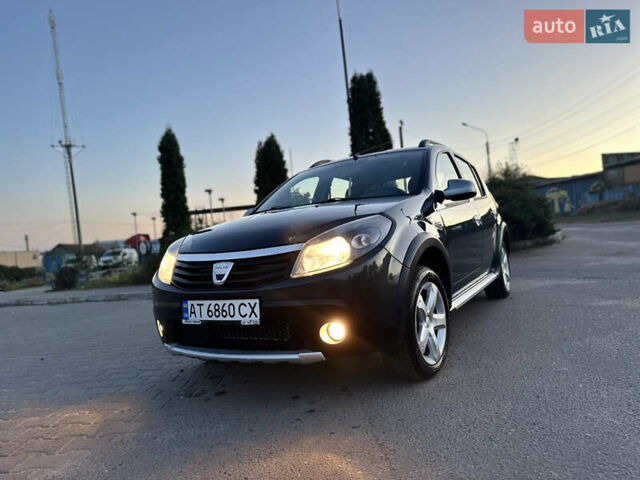 Серый Дачия Sandero StepWay, объемом двигателя 1.6 л и пробегом 190 тыс. км за 6400 $, фото 12 на Automoto.ua