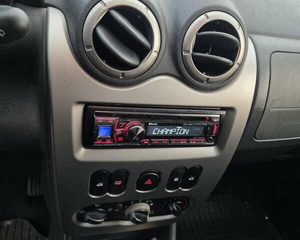 Сірий Дачія Sandero StepWay, об'ємом двигуна 1.6 л та пробігом 190 тис. км за 5800 $, фото 6 на Automoto.ua