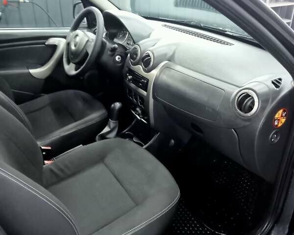 Серый Дачия Sandero StepWay, объемом двигателя 1.6 л и пробегом 265 тыс. км за 5700 $, фото 7 на Automoto.ua