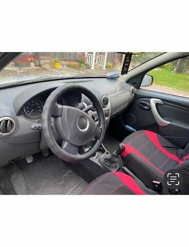 Серый Дачия Sandero StepWay, объемом двигателя 1.6 л и пробегом 183 тыс. км за 5800 $, фото 6 на Automoto.ua