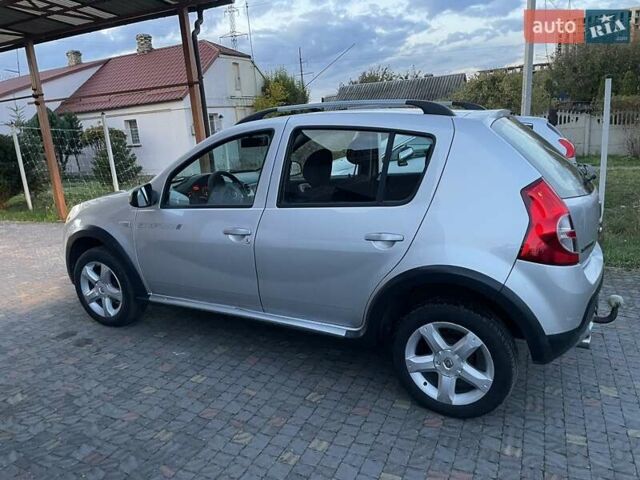 Дачия Sandero StepWay 2011 в Луцке на Automoto.ua Серый Дачия Sandero StepWay, объемом двигателя 1.6 л и пробегом 166 тыс. км за 6299 $, фото 7 на Automoto.ua