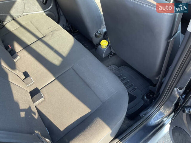 Серый Дачия Sandero StepWay, объемом двигателя 1.6 л и пробегом 212 тыс. км за 7200 $, фото 26 на Automoto.ua