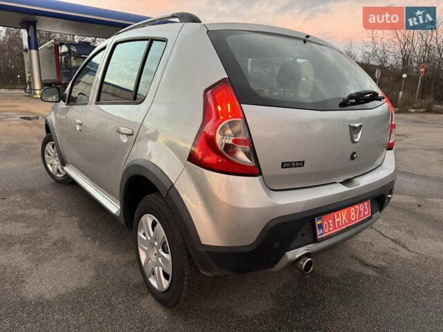Серый Дачия Sandero StepWay, объемом двигателя 1.6 л и пробегом 202 тыс. км за 6999 $, фото 21 на Automoto.ua