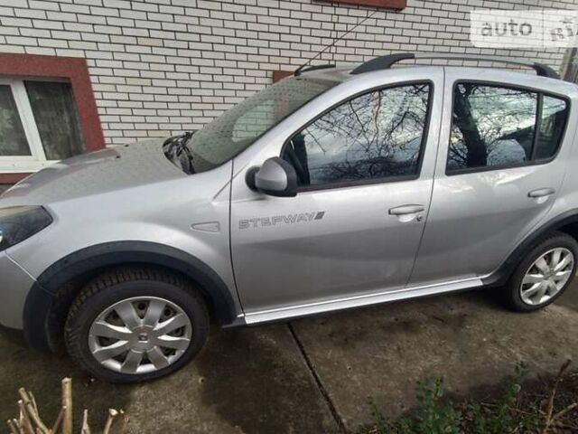 Серый Дачия Sandero StepWay, объемом двигателя 1.6 л и пробегом 209 тыс. км за 6300 $, фото 5 на Automoto.ua