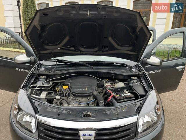 Серый Дачия Sandero StepWay, объемом двигателя 1.6 л и пробегом 60 тыс. км за 6999 $, фото 45 на Automoto.ua