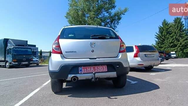 Серый Дачия Sandero StepWay, объемом двигателя 1.6 л и пробегом 120 тыс. км за 5700 $, фото 6 на Automoto.ua