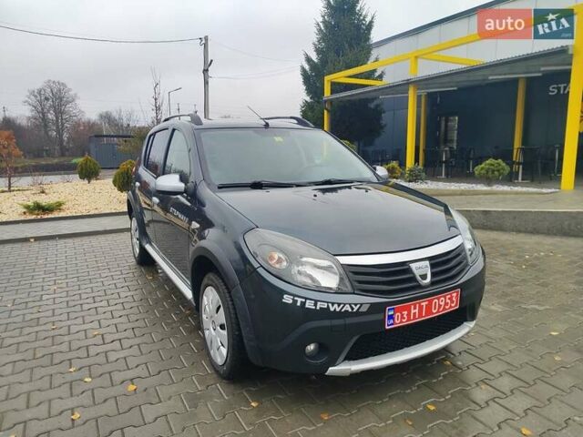 Серый Дачия Sandero StepWay, объемом двигателя 1.6 л и пробегом 133 тыс. км за 6800 $, фото 3 на Automoto.ua