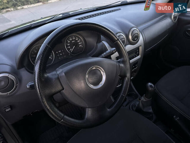 Серый Дачия Sandero StepWay, объемом двигателя 1.6 л и пробегом 190 тыс. км за 6400 $, фото 26 на Automoto.ua