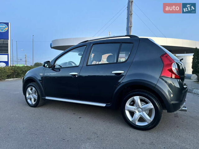 Серый Дачия Sandero StepWay, объемом двигателя 1.6 л и пробегом 190 тыс. км за 6400 $, фото 6 на Automoto.ua