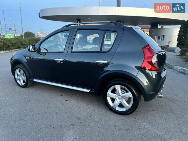 Серый Дачия Sandero StepWay, объемом двигателя 1.6 л и пробегом 190 тыс. км за 6400 $, фото 5 на Automoto.ua
