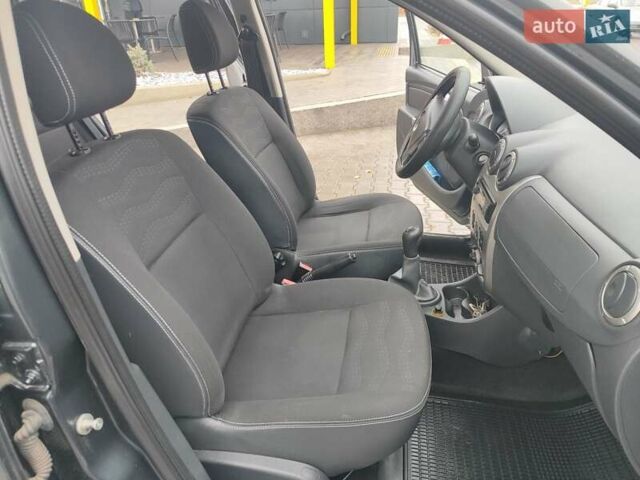Серый Дачия Sandero StepWay, объемом двигателя 1.6 л и пробегом 133 тыс. км за 6800 $, фото 14 на Automoto.ua