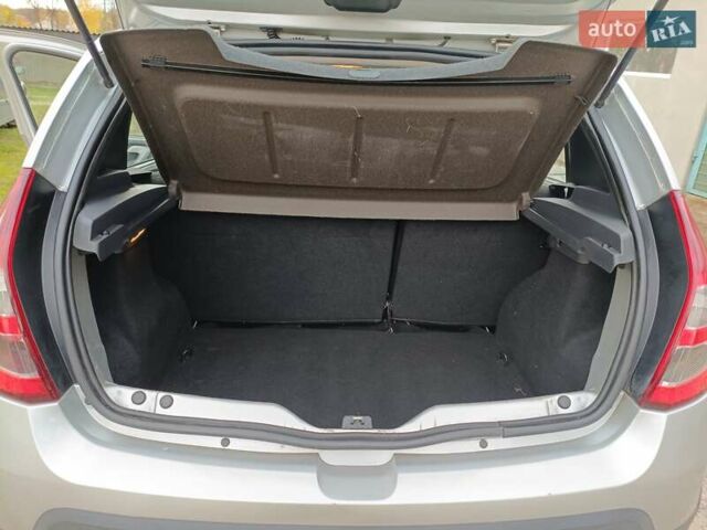 Дачия Sandero StepWay 2011 в Любешов на Automoto.ua Серый Дачия Sandero StepWay, объемом двигателя 1.6 л и пробегом 201 тыс. км за 6100 $, фото 11 на Automoto.ua