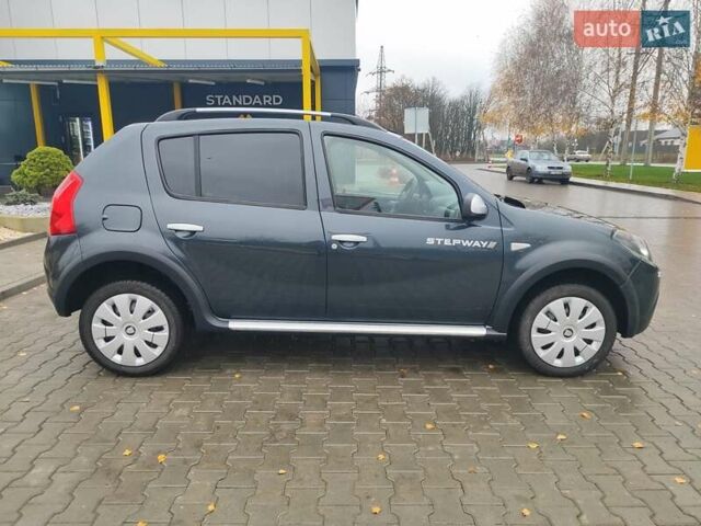 Серый Дачия Sandero StepWay, объемом двигателя 1.6 л и пробегом 133 тыс. км за 6800 $, фото 11 на Automoto.ua
