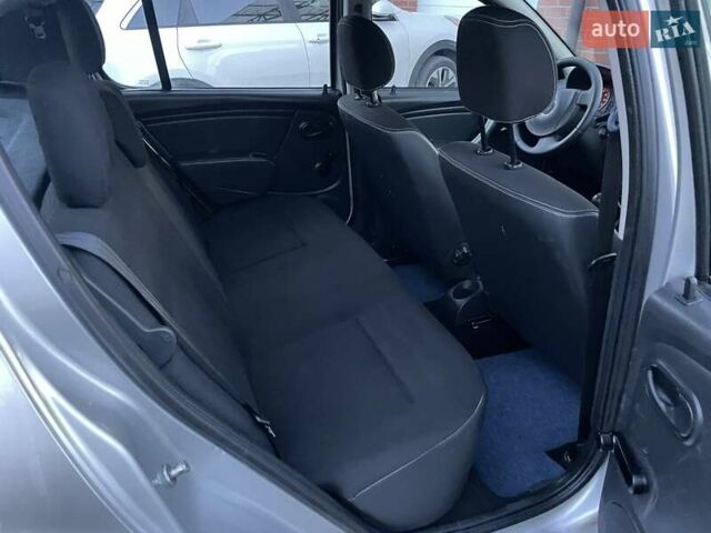 Дачия Sandero StepWay 2011 в Луцке на Automoto.ua Серый Дачия Sandero StepWay, объемом двигателя 1.6 л и пробегом 166 тыс. км за 6299 $, фото 14 на Automoto.ua
