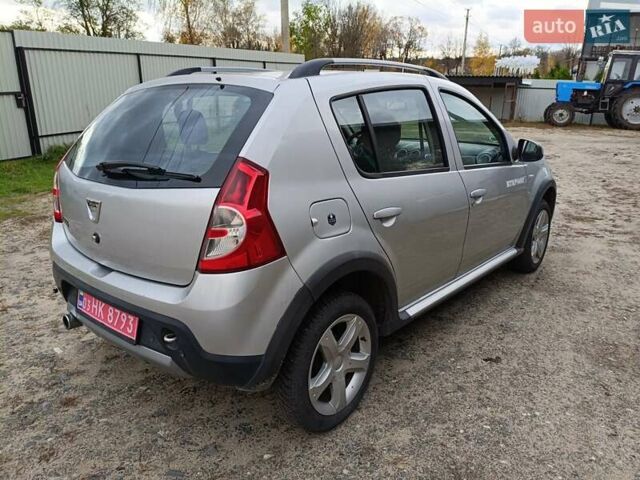 Дачия Sandero StepWay 2011 в Любешов на Automoto.ua Серый Дачия Sandero StepWay, объемом двигателя 1.6 л и пробегом 201 тыс. км за 6100 $, фото 3 на Automoto.ua