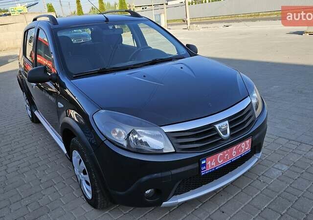 Серый Дачия Sandero StepWay, объемом двигателя 1.6 л и пробегом 192 тыс. км за 5777 $, фото 7 на Automoto.ua