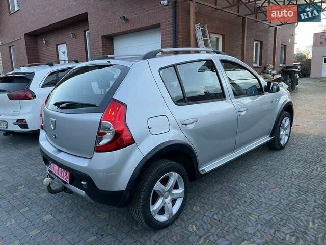 Дачия Sandero StepWay 2011 в Луцке на Automoto.ua Серый Дачия Sandero StepWay, объемом двигателя 1.6 л и пробегом 166 тыс. км за 6299 $, фото 2 на Automoto.ua
