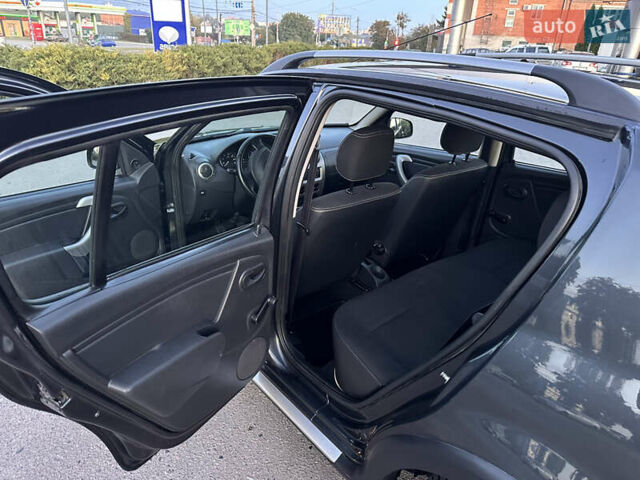 Серый Дачия Sandero StepWay, объемом двигателя 1.6 л и пробегом 190 тыс. км за 6400 $, фото 30 на Automoto.ua