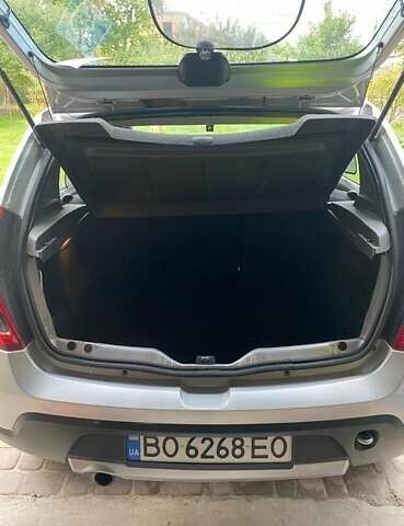 Серый Дачия Sandero StepWay, объемом двигателя 1.6 л и пробегом 183 тыс. км за 5800 $, фото 7 на Automoto.ua