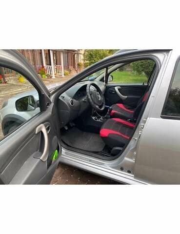 Серый Дачия Sandero StepWay, объемом двигателя 1.6 л и пробегом 183 тыс. км за 5800 $, фото 4 на Automoto.ua