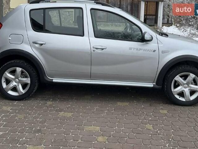Серый Дачия Sandero StepWay, объемом двигателя 1.6 л и пробегом 183 тыс. км за 5800 $, фото 3 на Automoto.ua