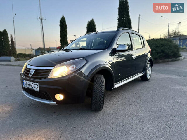 Серый Дачия Sandero StepWay, объемом двигателя 1.6 л и пробегом 190 тыс. км за 6400 $, фото 23 на Automoto.ua