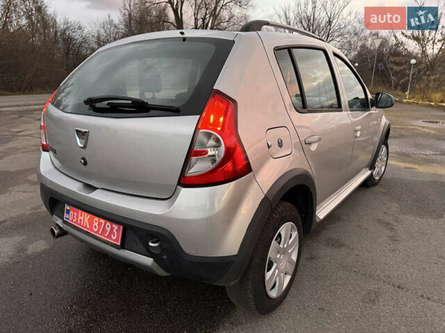Серый Дачия Sandero StepWay, объемом двигателя 1.6 л и пробегом 202 тыс. км за 6999 $, фото 9 на Automoto.ua