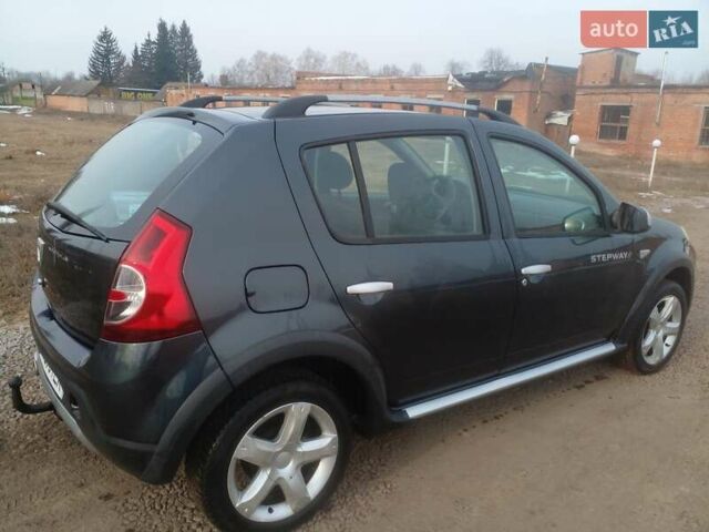 Серый Дачия Sandero StepWay, объемом двигателя 1.6 л и пробегом 194 тыс. км за 6500 $, фото 11 на Automoto.ua