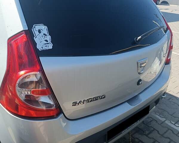 Серый Дачия Sandero StepWay, объемом двигателя 1.6 л и пробегом 237 тыс. км за 5800 $, фото 3 на Automoto.ua
