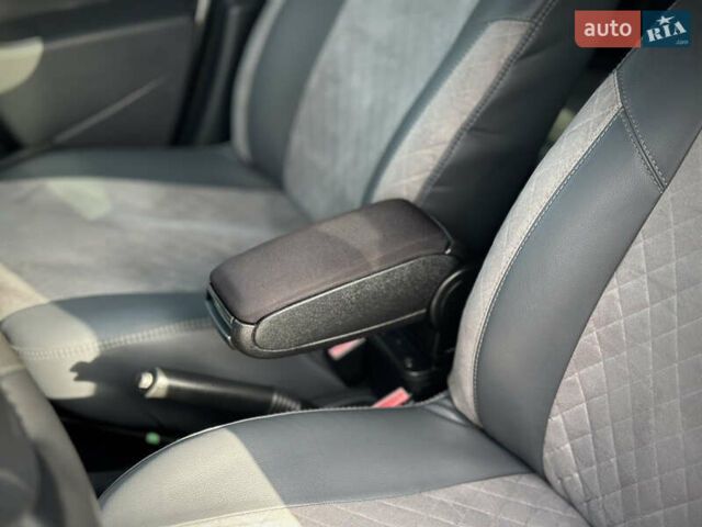 Сірий Дачія Sandero StepWay, об'ємом двигуна 1.6 л та пробігом 239 тис. км за 6900 $, фото 55 на Automoto.ua