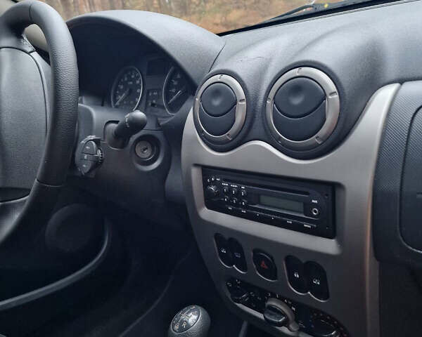 Серый Дачия Sandero StepWay, объемом двигателя 1.6 л и пробегом 207 тыс. км за 5999 $, фото 79 на Automoto.ua