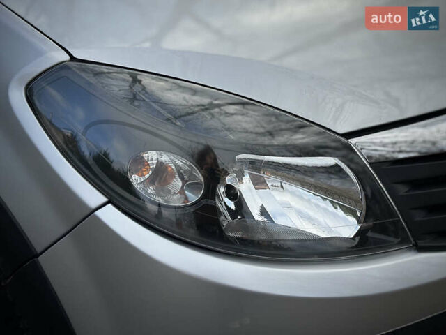 Сірий Дачія Sandero StepWay, об'ємом двигуна 1.6 л та пробігом 239 тис. км за 6900 $, фото 21 на Automoto.ua