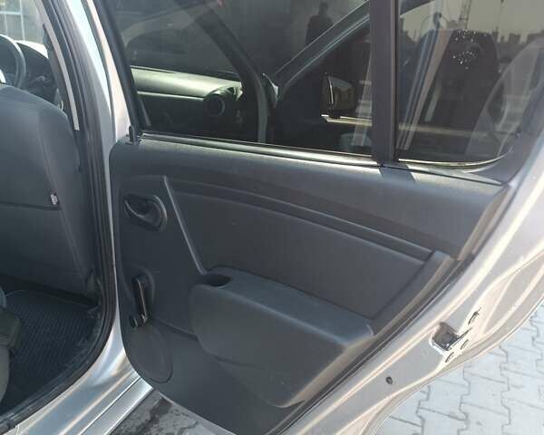 Серый Дачия Sandero StepWay, объемом двигателя 1.6 л и пробегом 237 тыс. км за 5800 $, фото 18 на Automoto.ua