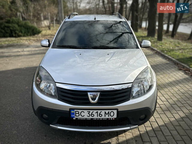 Сірий Дачія Sandero StepWay, об'ємом двигуна 1.6 л та пробігом 239 тис. км за 6900 $, фото 2 на Automoto.ua