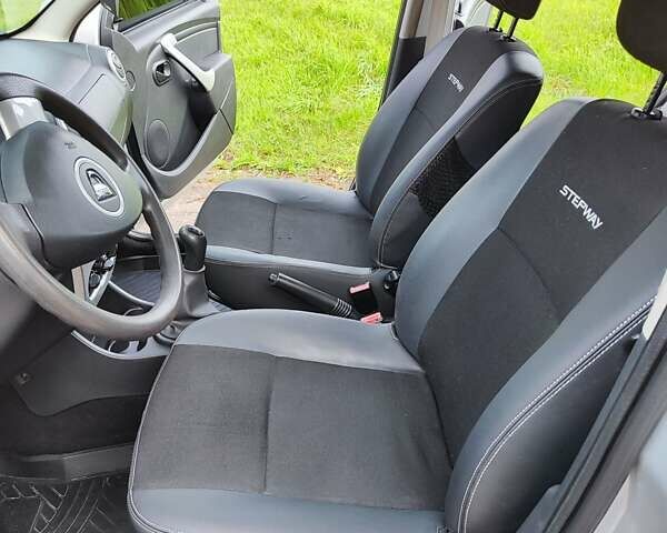 Серый Дачия Sandero StepWay, объемом двигателя 1.5 л и пробегом 190 тыс. км за 6900 $, фото 24 на Automoto.ua